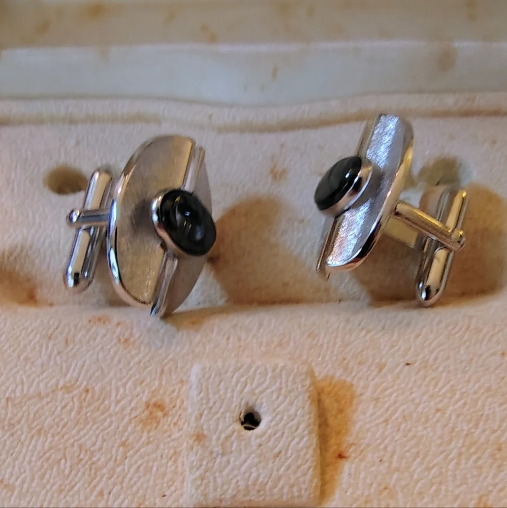 Vintage SWANK Black and Silver Tone Cuff Links